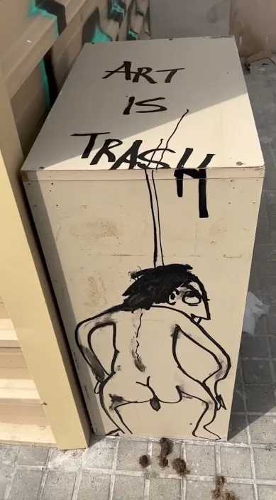 阿勒卢亚 (Aleluya) – 巴塞罗那街头艺术:Francisco de Pájaro 的 Art Is Trash 视频画面