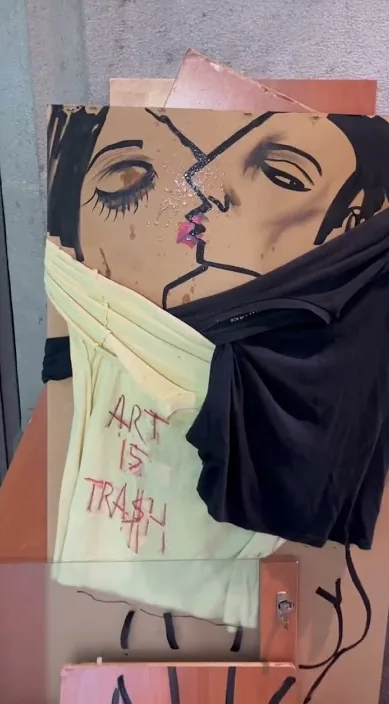 사랑 www (AMOR www. es) – 바르셀로나 스트리트 아트: Francisco de Pájaro의 Art Is Trash 영상 장면