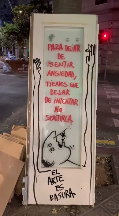Anxiété (Ansiedad) – street art à Barcelone : scène de la vidéo Art Is Trash de Francisco de Pájaro