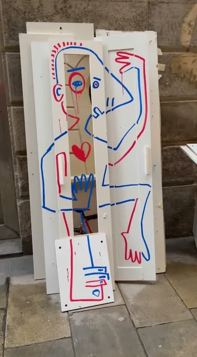 Clip de arte callejero – arte urbano en Barcelona: escena del vídeo de Art Is Trash de Francisco de Pájaro