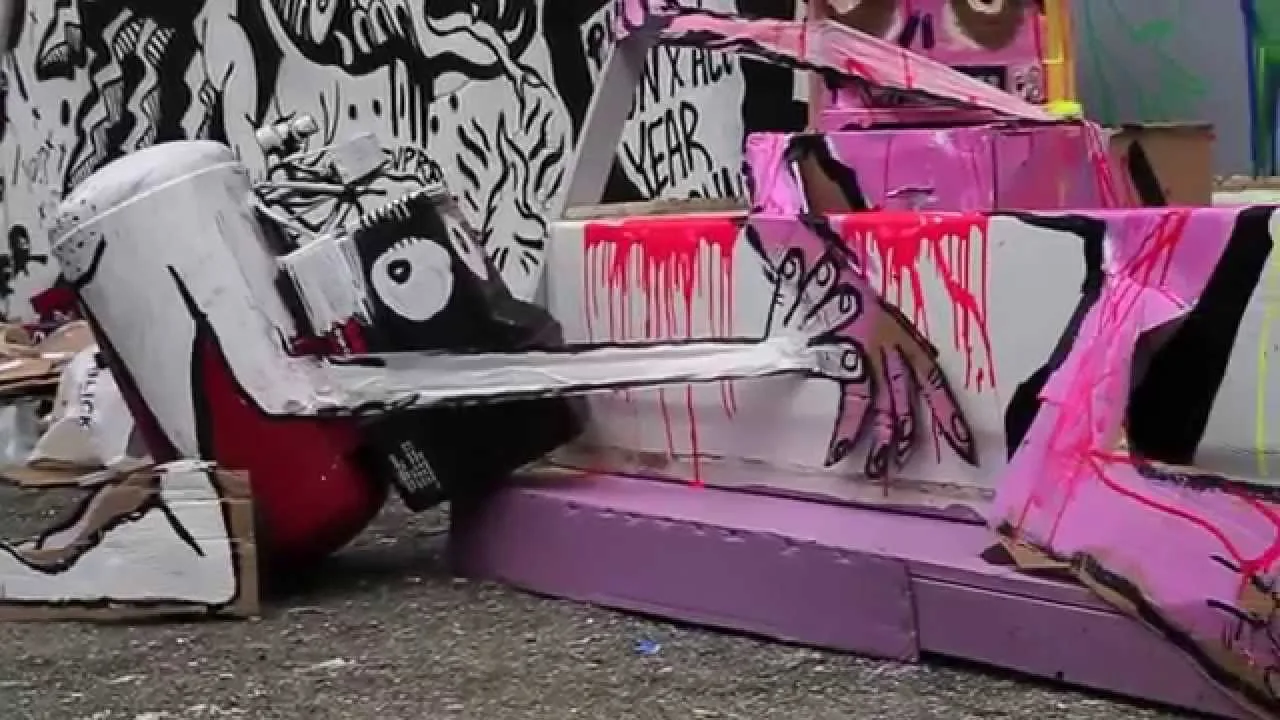 Documental de street art Barcelona – arte urbano en Nueva York: escena del vídeo de Art Is Trash de Francisco de Pájaro