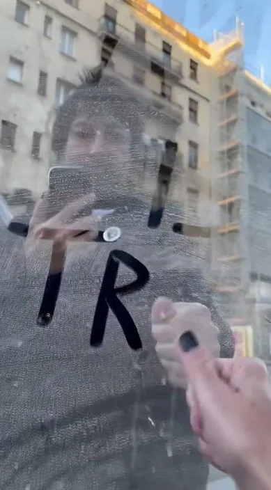 Mini vídeo de street art Barcelona – arte urbano: escena del vídeo de Art Is Trash de Francisco de Pájaro