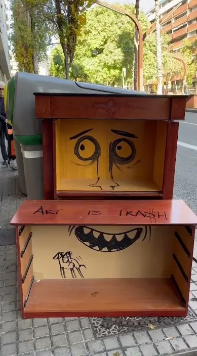 Art Trash - Art Trash (Art Trash - Trash Art) – Street-Art in Barcelona: Szene aus dem Art-Is-Trash-Video von Francisco de Pájaro