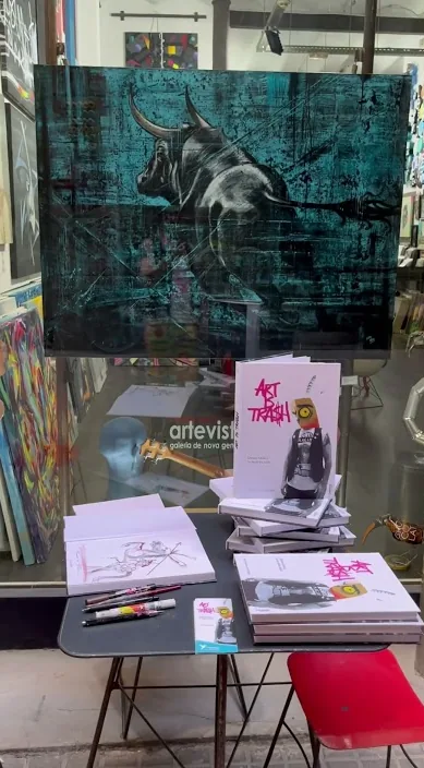 《自传》WWW (Autobiografía de aquí www. es) – 巴塞罗那街头艺术：Francisco de Pájaro 的 Art Is Trash 视频画面