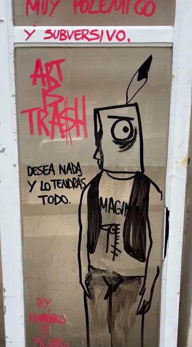 L’autobiografia és (Autobiografía es) – art urbà a Barcelona: escena del vídeo d'Art Is Trash de Francisco de Pájaro
