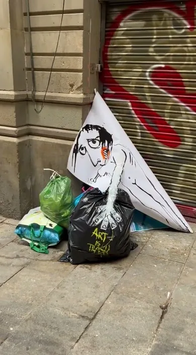 垃圾WWW (BASURA www. es) – 巴塞罗那街头艺术:Francisco de Pájaro 的 Art Is Trash 视频画面