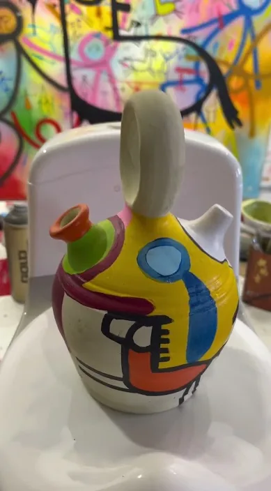 BOTIJO www. es – arte urbano en Barcelona: escena del vídeo de Art Is Trash de Francisco de Pájaro