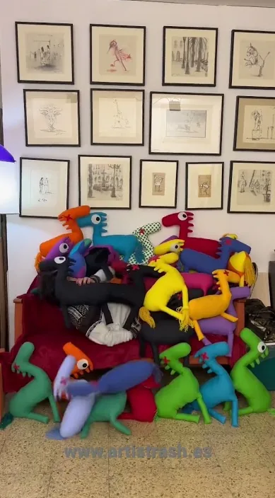 Caballos – arte urbano en Barcelona: escena del vídeo de Art Is Trash de Francisco de Pájaro