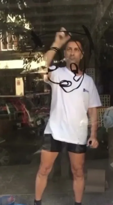 Cristal – arte urbano en Barcelona: escena del vídeo de Art Is Trash de Francisco de Pájaro