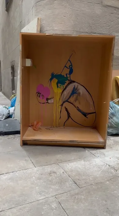被剥夺了爱情 (Desposeído de amor es) – 巴塞罗那街头艺术:Francisco de Pájaro 的 Art Is Trash 视频画面