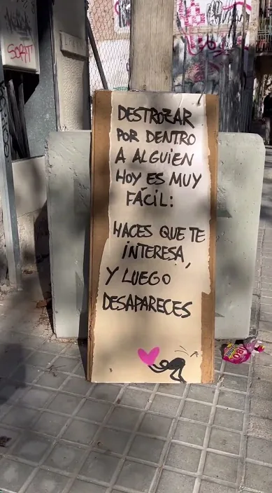 Förstör dig inifrån (Destruirte por dentro) – gatukonst i Barcelona: scen ur Art Is Trash-videon av Francisco de Pájaro