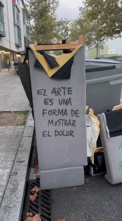 Schmerz (Dolor) – Street-Art in Barcelona: Szene aus dem Art-Is-Trash-Video von Francisco de Pájaro