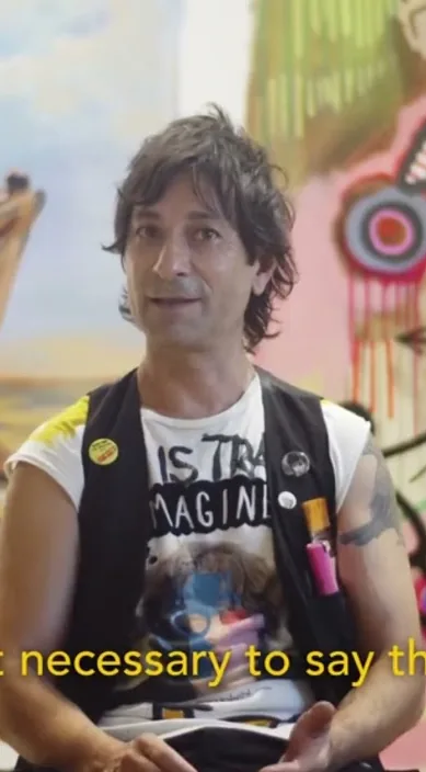 6月24日(日)BCN (El 24 de junio en BCN. es) – ストリートアート：Francisco de Pájaro による Art Is Trash の動画のワンシーン