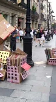 Kunst ist Müll (El Arte es Basura) – Street-Art in Barcelona: Szene aus dem Art-Is-Trash-Video von Francisco de Pájaro