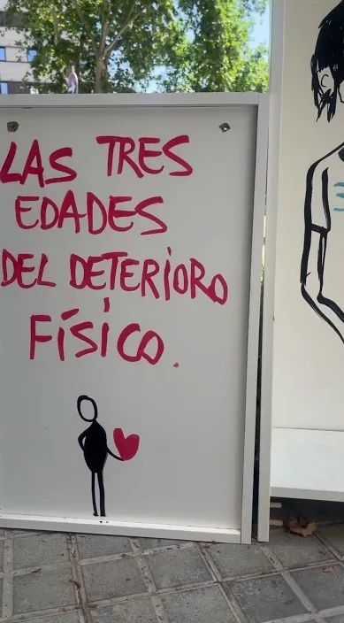 老化 (El envejecimiento) – バルセロナのストリートアート:Francisco de Pájaro による Art Is Trash の動画のワンシーン