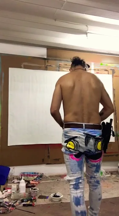 在研究中 (en el estudio) – 巴塞罗那街头艺术:Francisco de Pájaro 的 Art Is Trash 视频画面