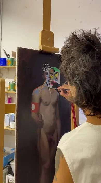 En el estudio. www. es – street art in Barcelona: scene from the Art Is Trash video by Francisco de Pájaro