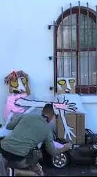 在Galway (en Galway) – 巴塞罗那街头艺术:Francisco de Pájaro 的 Art Is Trash 视频画面