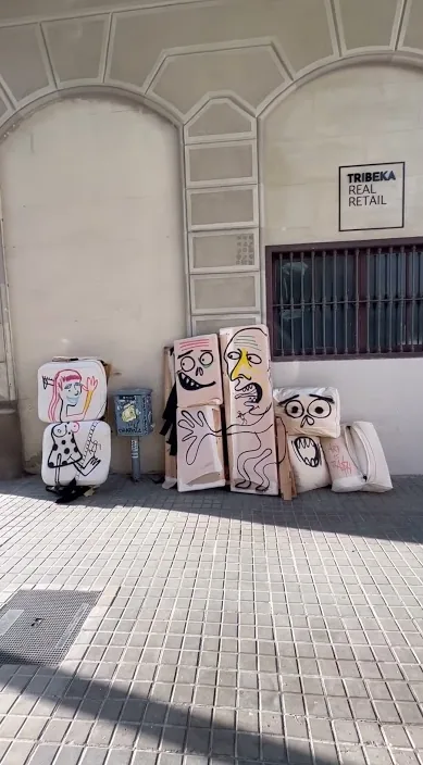 遇见,是 (Encuentro. es) – 巴塞罗那街头艺术:Francisco de Pájaro 的 Art Is Trash 视频画面