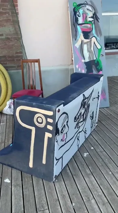 场景是 (Escenografía es) – 巴塞罗那街头艺术:Francisco de Pájaro 的 Art Is Trash 视频画面