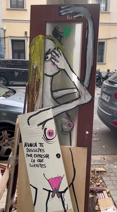 表达你的感受 (Expresar lo que sientes) – 巴塞罗那街头艺术:Francisco de Pájaro 的 Art Is Trash 视频画面