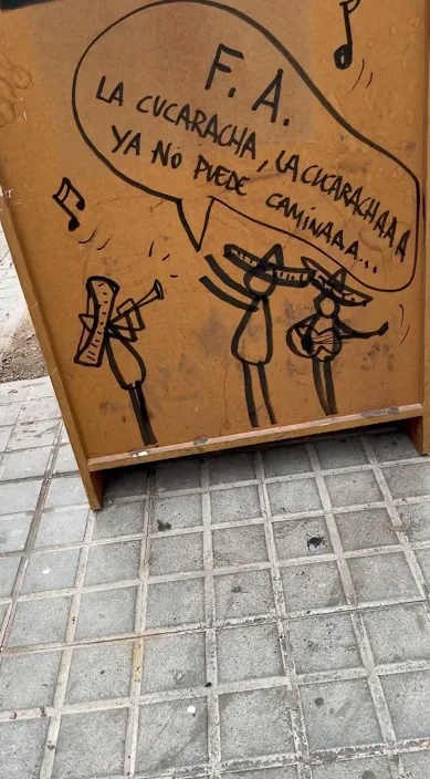 F・a・f・m (f. a. / f. m) – バルセロナのストリートアート:Francisco de Pájaro による Art Is Trash の動画のワンシーン