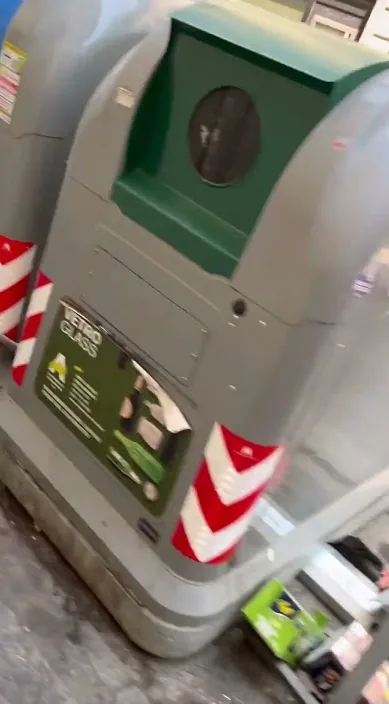 Florència, Itàlia (Florencia, italia) – art urbà: escena del vídeo d'Art Is Trash de Francisco de Pájaro