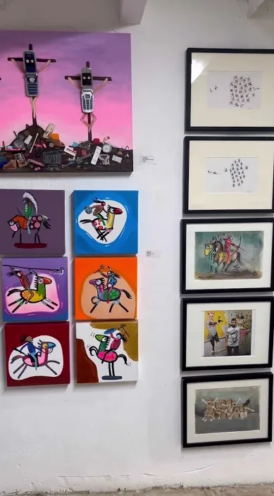 画廊 (Galería) – 巴塞罗那街头艺术：Francisco de Pájaro 的 Art Is Trash 视频画面
