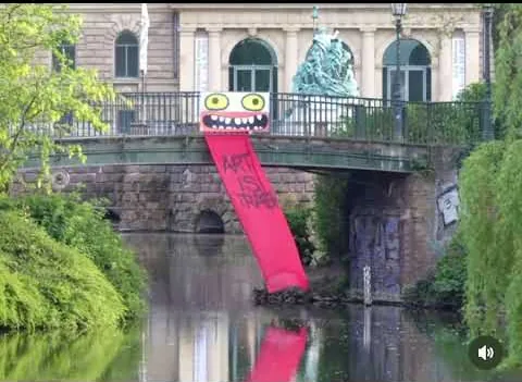 Tàrrega Trash (heART Trash) – art urbà a Barcelona: escena del vídeo d'Art Is Trash de Francisco de Pájaro