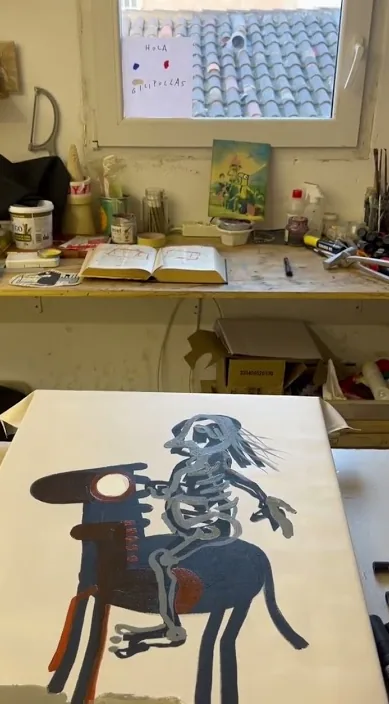 HOLA www. es – art urbà a Barcelona: escena del vídeo d'Art Is Trash de Francisco de Pájaro