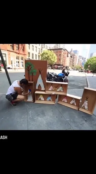 Seværdigheder i Manhattan, NYC (Indios en manhattan, NYC) – gadekunst: scene fra Art Is Trash-videoen af Francisco de Pájaro