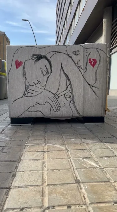 破裂 (La ruptura) – 巴塞罗那街头艺术:Francisco de Pájaro 的 Art Is Trash 视频画面
