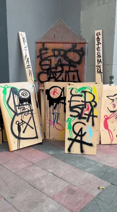 Vi er de værste, det er (Los feos somos más. es) – gadekunst i Barcelona: scene fra Art Is Trash-videoen af Francisco de Pájaro