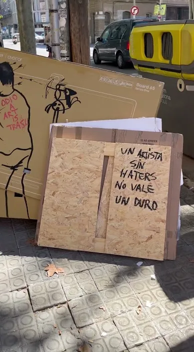 Els haters (Los haters) – art urbà a Barcelona: escena del vídeo d'Art Is Trash de Francisco de Pájaro