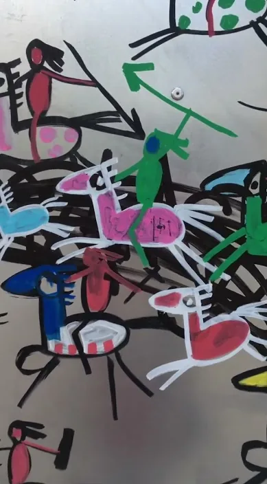 Els indis són més (Los indios somos más es) – art urbà a Barcelona: escena del vídeo d'Art Is Trash de Francisco de Pájaro