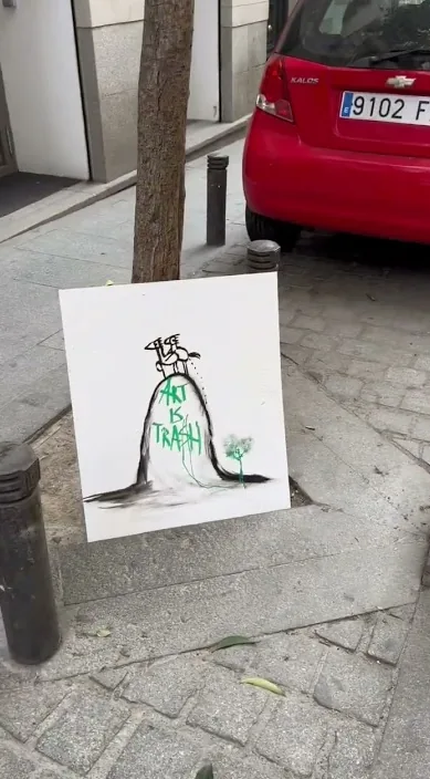 Madrid és (Madrid es) – art urbà: escena del vídeo d'Art Is Trash de Francisco de Pájaro