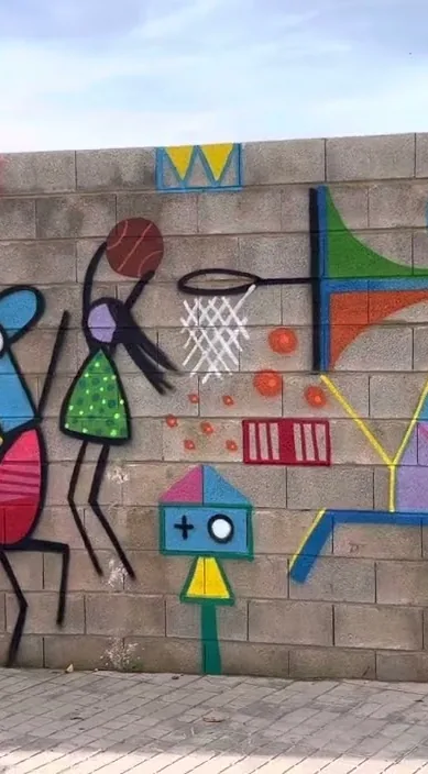 Mural – art urbà a Barcelona: escena del vídeo d'Art Is Trash de Francisco de Pájaro