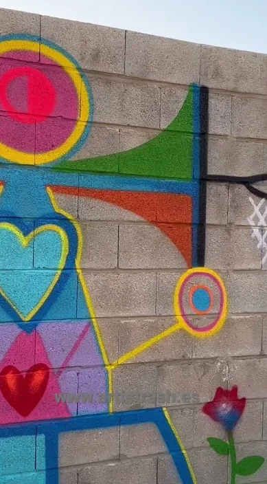 墙 (Mural) – 巴塞罗那街头艺术:Francisco de Pájaro 的 Art Is Trash 视频画面