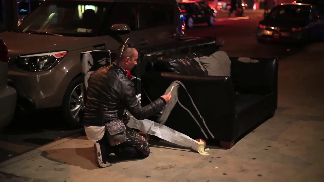 ニューヨーク, 2016 (New york, 2016) – ストリートアート:Francisco de Pájaro による Art Is Trash の動画のワンシーン