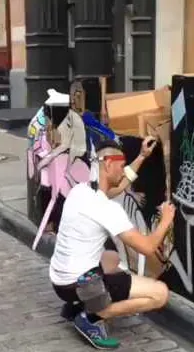 New York – gadekunst: scene fra Art Is Trash-videoen af Francisco de Pájaro