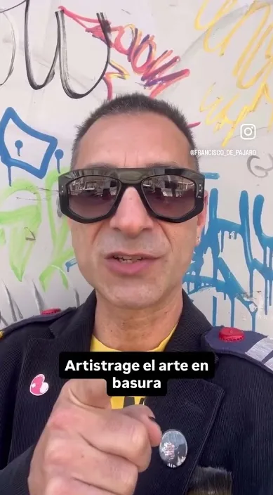 新しい絵本のプレゼント (Nuevo libro con dibujo de regalo) – バルセロナのストリートアート：Francisco de Pájaro による Art Is Trash の動画のワンシーン