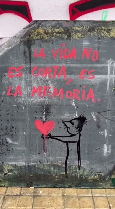 Pássaros (Pájaros) – arte de rua em Barcelona: cena do vídeo de Art Is Trash de Francisco de Pájaro