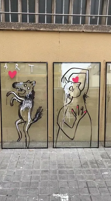 parella (Pareja) – art urbà a Barcelona: escena del vídeo d'Art Is Trash de Francisco de Pájaro