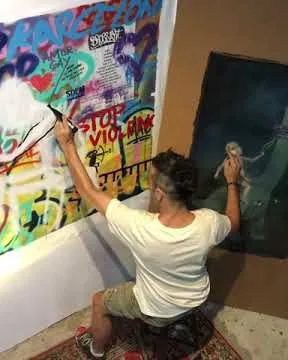 用两只手绘画 (Pintando a dos manos) – 巴塞罗那街头艺术:Francisco de Pájaro 的 Art Is Trash 视频画面