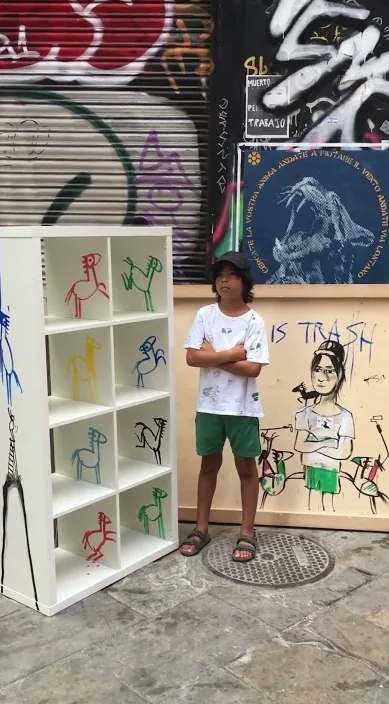 目に映るもの(www) (Pinto lo que ven mis ojos. www. es) – バルセロナのストリートアート:Francisco de Pájaro による Art Is Trash の動画のワンシーン