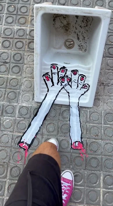 Pontius Pilatus (Poncio pilatos) – gadekunst i Barcelona: scene fra Art Is Trash-videoen af Francisco de Pájaro