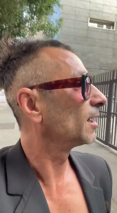 pelo meu bairro (Por mi barrio) – arte de rua em Barcelona: cena do vídeo de Art Is Trash de Francisco de Pájaro