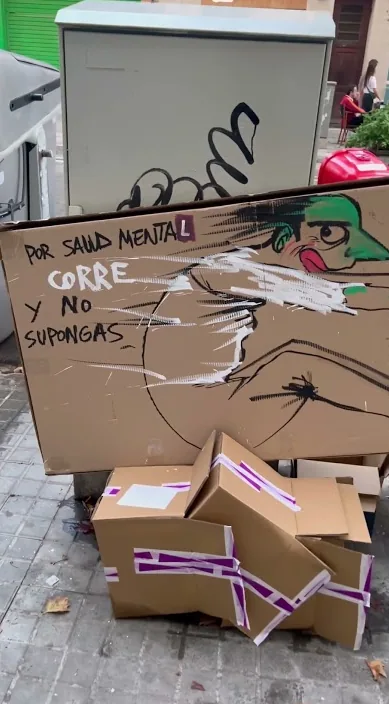 心理健康 (Salud mental) – 巴塞罗那街头艺术:Francisco de Pájaro 的 Art Is Trash 视频画面
