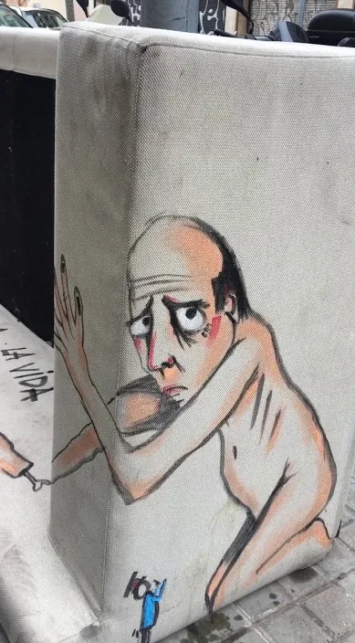 Sin cultura la vida es tortura – arte urbano en Barcelona: escena del vídeo de Art Is Trash de Francisco de Pájaro