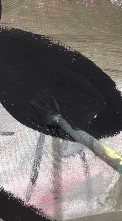 O som de um pincel (Sonido de un pincel) – arte de rua em Barcelona: cena do vídeo de Art Is Trash de Francisco de Pájaro